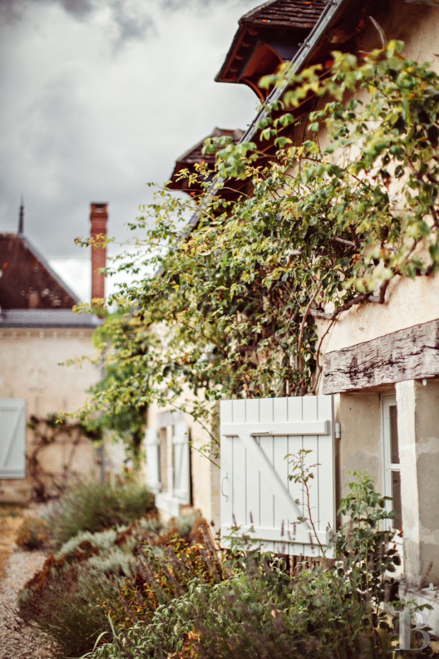 A country house rental for a year with access to the services and facilities of a large estate, an hour’s train ride from Paris in Touraine  - photo  n°2